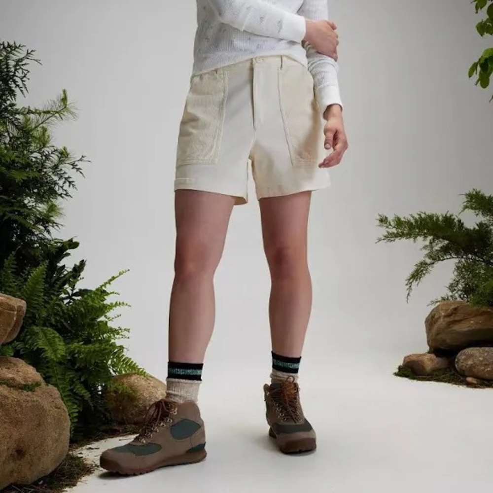 Alpine Design Cream Women's Cargo mixed fabric Shorts NWT